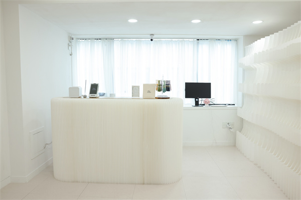 韩国Ohn Studio稳工作室前台.jpg 韩国Ohn Studio稳工作室前台.jpg